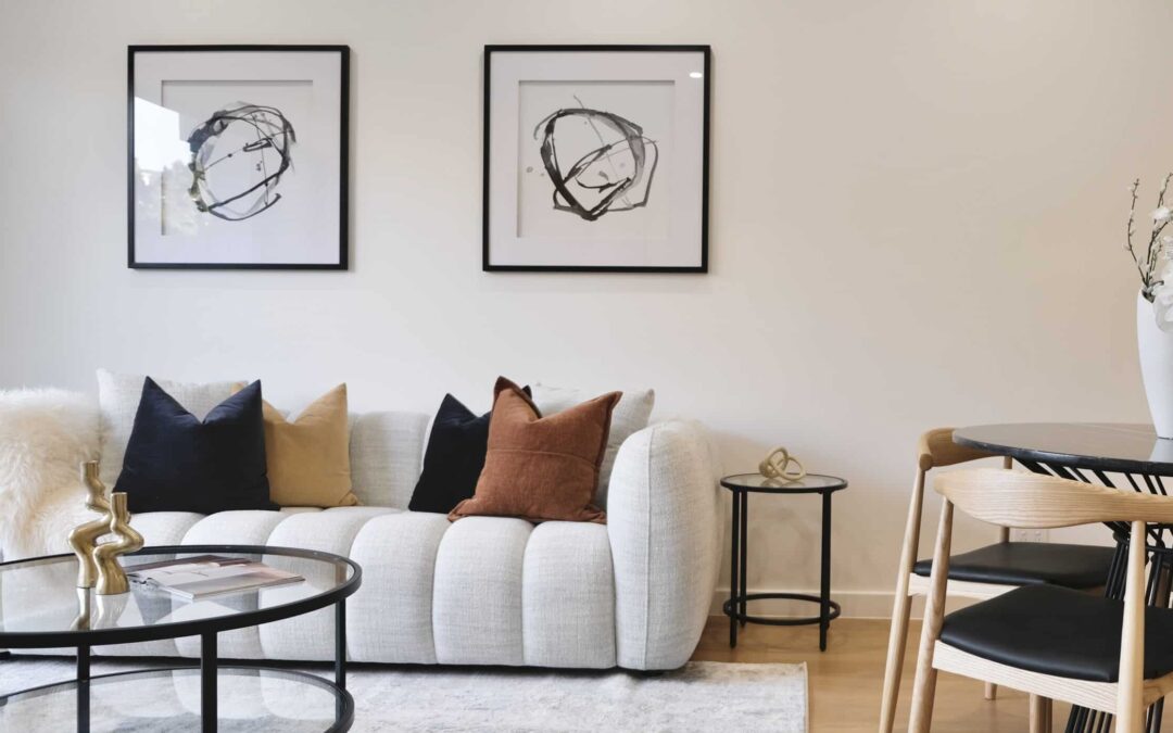 Creating a Cozy Living Room: Warm Tones for a Welcoming Ambiance